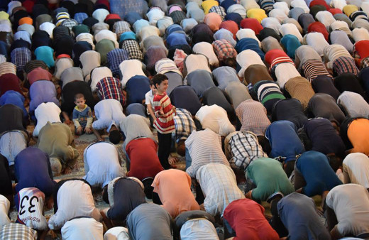 Cuma namazı nasıl kılınır kaç rekattır videolu anlatım