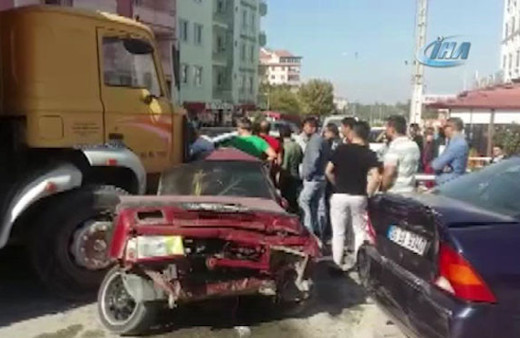 Çorum'da feci kaza! Freni boşalan kamyonet dehşet saçtı