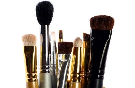 Makyaj fırçası nasıl temizlenir?