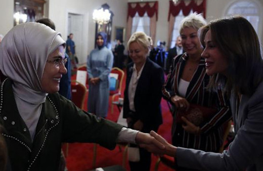 Emine Erdoğan Dolmabahçe'de söyleşiye katıldı