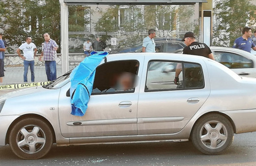 İki çocuğunun gözü önünde öldürüldü!