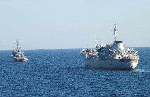 Ukrayna savaş gemileri Rus sularına girdi