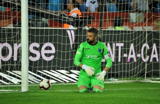 Trabzonspor kaptanına sahip çıktı: 'Kimse Onur'u infaz edemez'