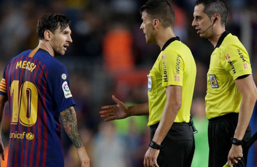 Messi maç sonu hakemin eli sıkmadı! Barcelona kazanamayınca...