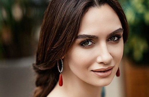 Birce Akalay'dan meyhane isyanı