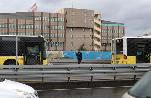 Metrobüsler çarpıştı! Yaralılar var...