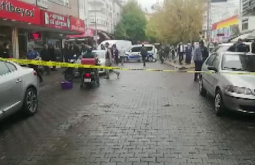 İstanbul'da sokak ortasında silahlı saldırı! 3 yaralı var