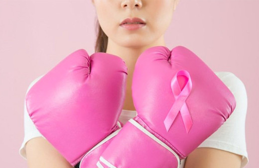 Meme kanserine karşı bu 7 belirtinin farkında olun!