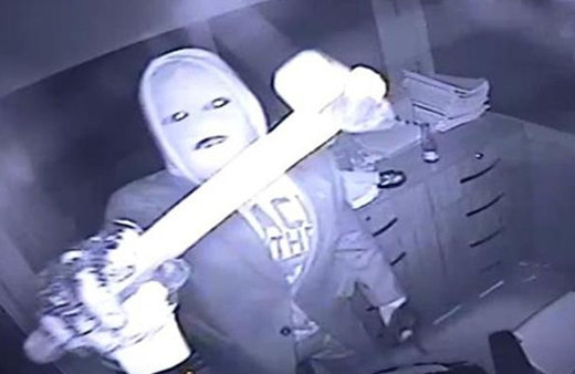 Çalacak bir şey bulamayan hırsız bunu yaptı!