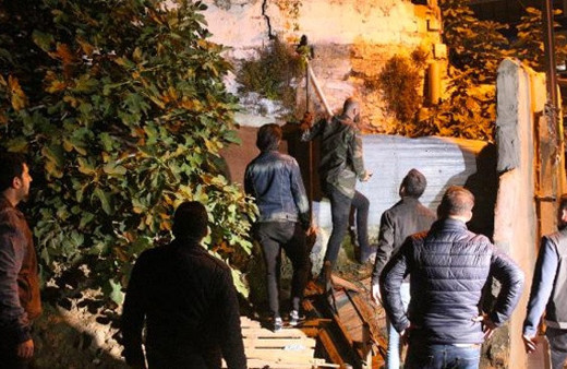 Polis böyle aradı! İstanbul'da şafak vakti baskın