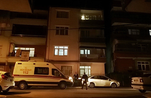 Şüpheli ölüm: Yaşlı kadın tavana asılmış halde bulundu!