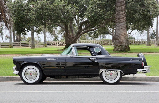 Marilyn Monroe'nun 1956 model Ford Thunderbird arabası satışa çıkıyor