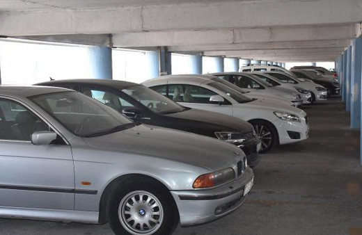 Fırtına beklenen İzmir'de kapalı otoparklar doldu  