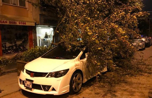 Edirne'de yaklaşın fırtına için anonslar yapılıyor
