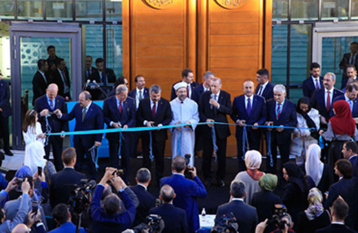 Avrupa'nın en büyük camisi Köln'de açıldı