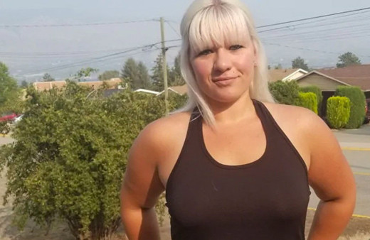 Ülke bu skandalı konuşuyor! Sütyen takmadığı için işten kovuldu