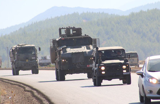 Askeri konvoy Hatay'dan geçti!