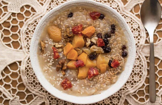 Aşurenin içine neler konur sırasıyla aşure malzemesi 