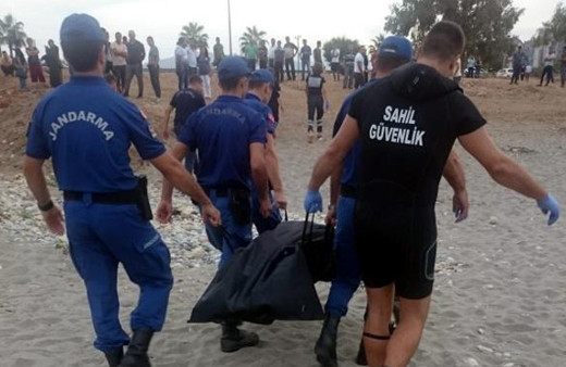 Antalya'da denize giren iki kardeş boğuldu