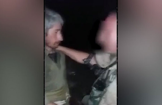 Mehmetçikten sağ yakalanan teröriste insanlık dersi 