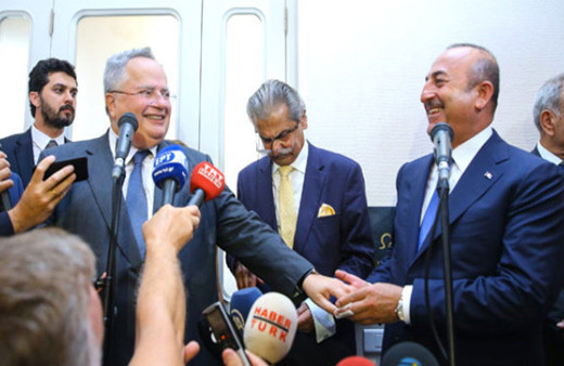 Yunan bakan panikledi Çavuşoğlu sakinleştirdi!