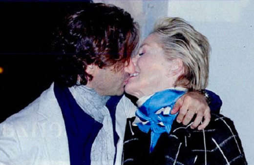 Sharon Stone 19 yaş küçük sevgilisiyle evleniyor