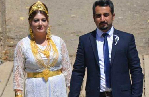 Takı yarışına girdiler! Gelini altına boğdular, damada araba verdiler