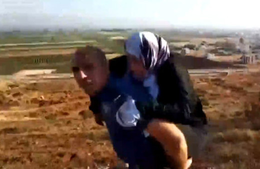 Kahraman polis yaralı Suriyeliyi 2 kilometre sırtında taşıdı