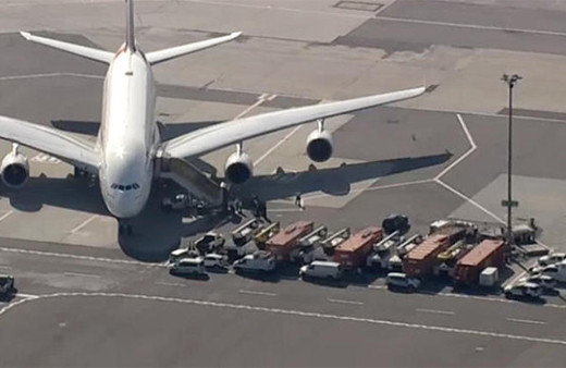 New York JFK Havalimanı'nda uçak karantinaya alındı!