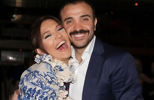 Demet Akalın'la ilgili canlı yayında şok haber! En yakını gözaltında