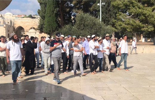 Fanatik Yahudiler Mescid-i Aksa'yı bastı!