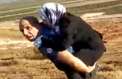 Yaralı Suriyeli kadını sırtında taşıyan polis o anları anlattı
