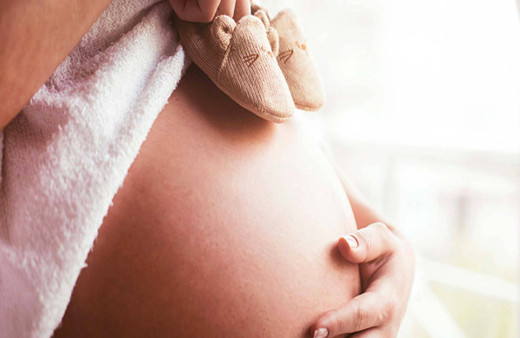 Hamileler dikkat: Yüksek ya da tamamen düz ayakkabı giymeyin!