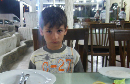 Rize'de serinlemek için dereye giren çocuk boğuldu!