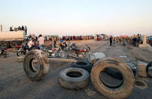 Irak'ta tansiyon yükseliyor! Göstericiler ateşe verdi