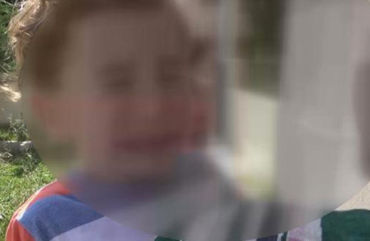 Otizmli miniğe icra şoku!