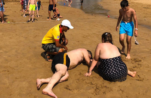 Hayatının şokunu yaşadı! Kocasıyla oğlunu gözyaşları içinde bekledi