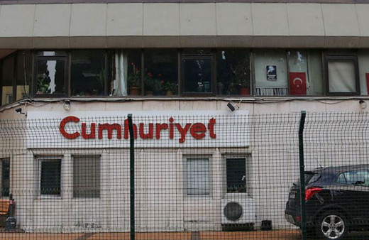 Cumhuriyet gazetesinde neler oluyor? Kimler ayrıldı kim nasıl veda etti?..