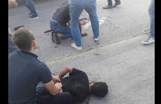 Durakta katliam! 'Şeytanım' deyip 2 kişiyi bıçakla katletti...