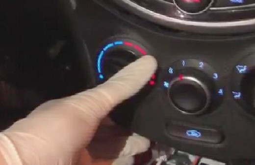 Taksideki düzenek polisi şaşkına çevirdi kumandaya basılınca