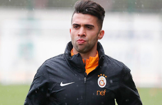Emre Taşdemir Galatasaray'la imzaladı