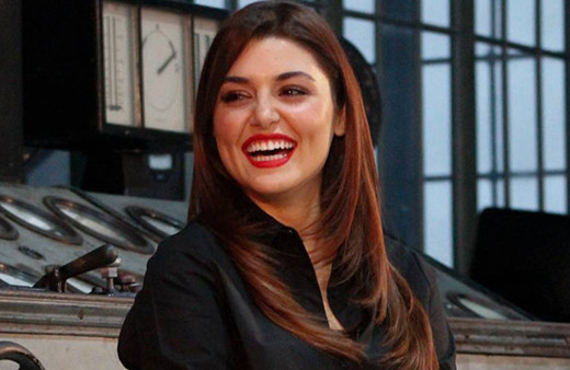 Aylin Erçel kaç yaşında hastalığı ne Hande Erçel'in annesi 