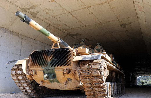 TIR'lardan tek tek indirilip böyle yola çıktılar!