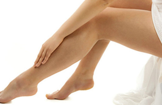 Huzursuz bacak sendromu nedir? Uykusuzluğa neden oluyor