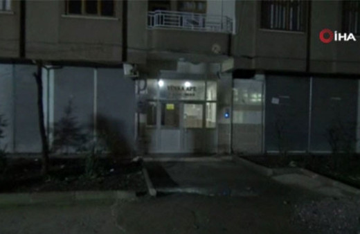 Vahşet çocukların kan damlayan koliyi görmesiyle ortaya çıktı!