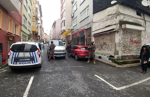 Fatih'te korku dolu anlar! Özel harekat devreye girdi