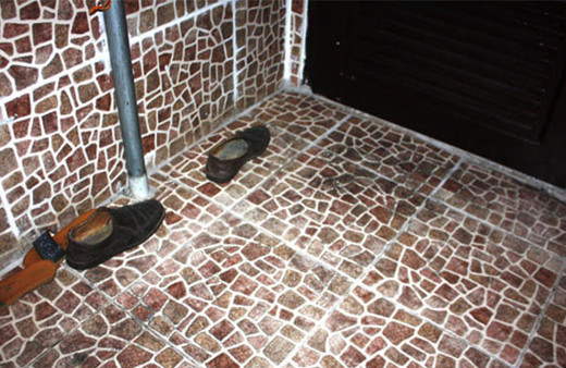 Eve girdiğinde karısını başka bir adamla yakaladı! Sonrası korkunç...