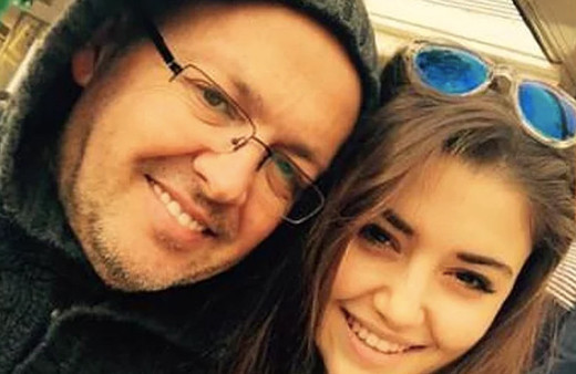 Hande Erçel'in babası kim ne iş yapıyor annesinden ayrı mıydı?