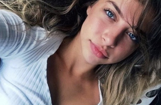 Hande Erçel kaç kardeş ablası Gamze Erçel kim kaç yaşında? 