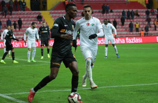 Akhisarspor deplasmanda Kayserispor'u devirdi!